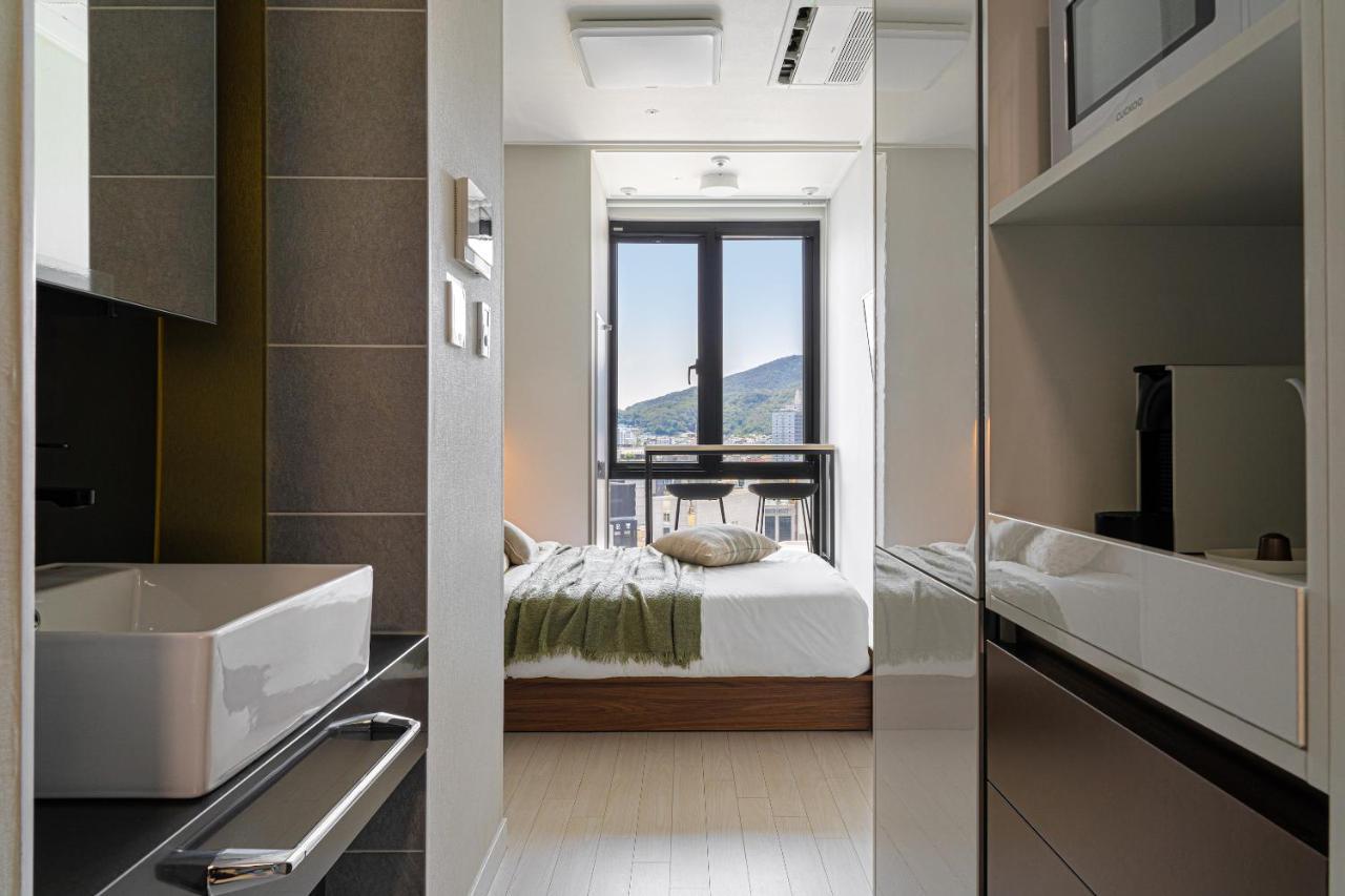 Urbanstay Seomyeon Appartement Busan